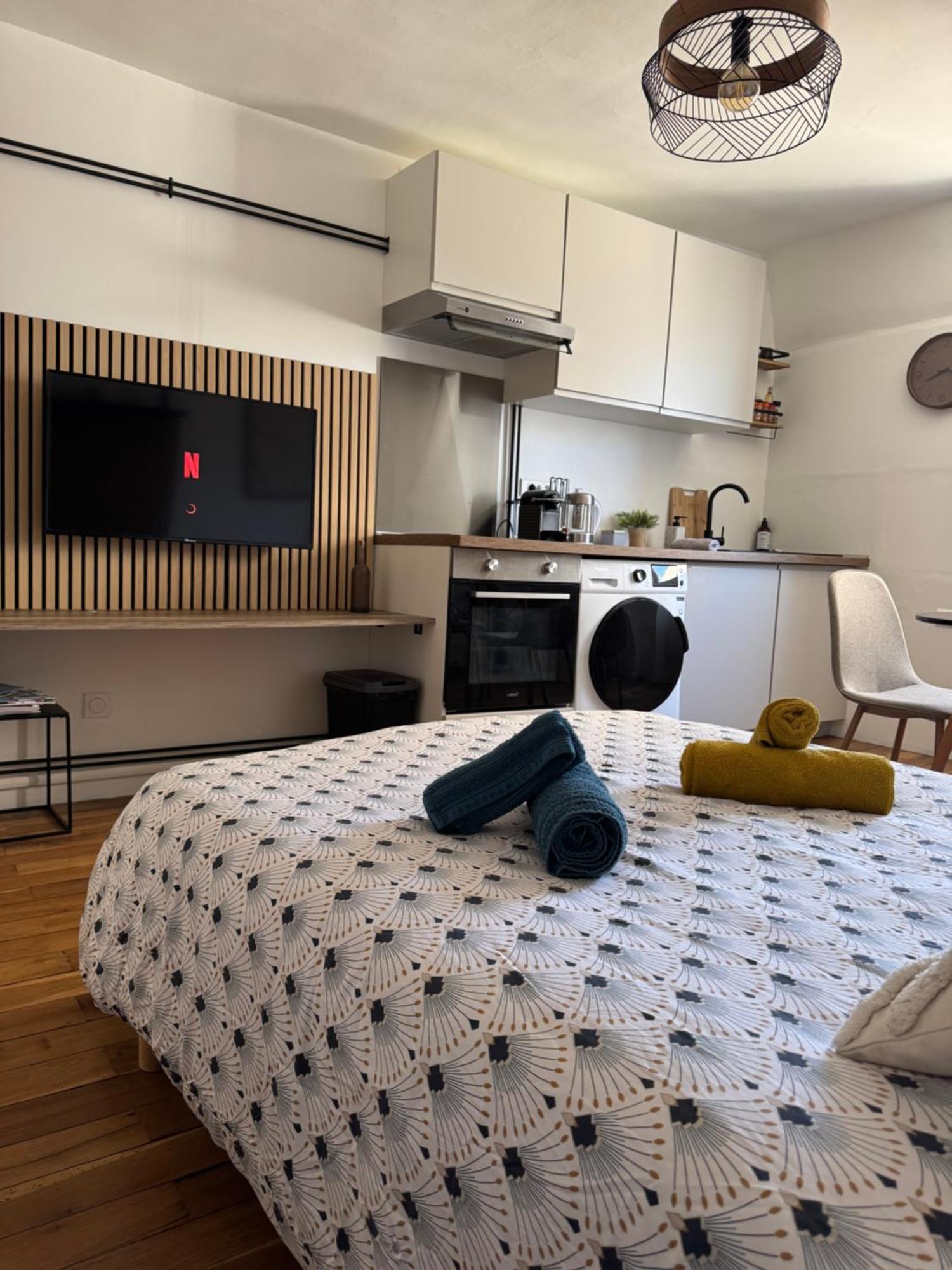 Charmant Appartement Au Coeur De 博格斯 外观 照片