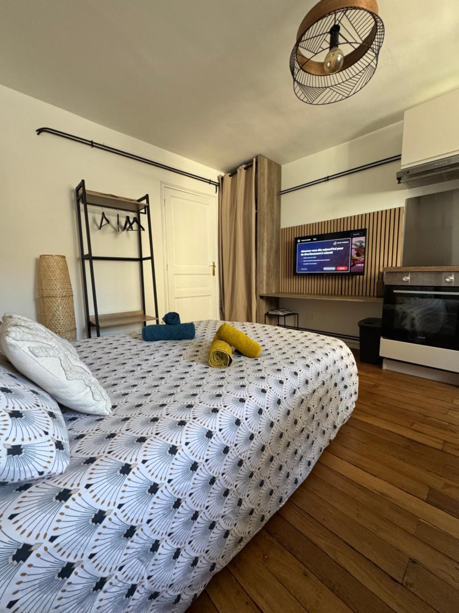 Charmant Appartement Au Coeur De 博格斯 外观 照片