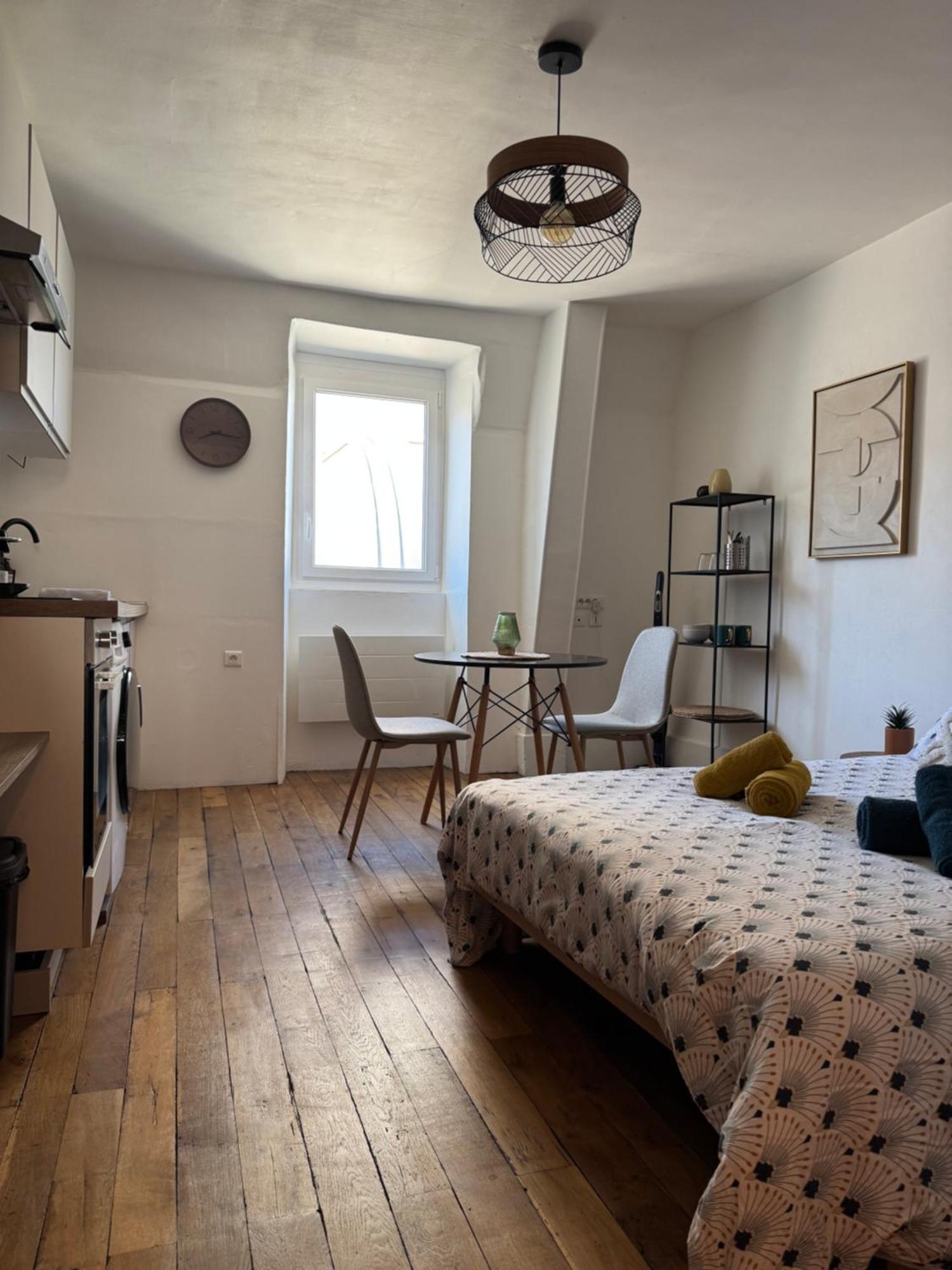 Charmant Appartement Au Coeur De 博格斯 外观 照片